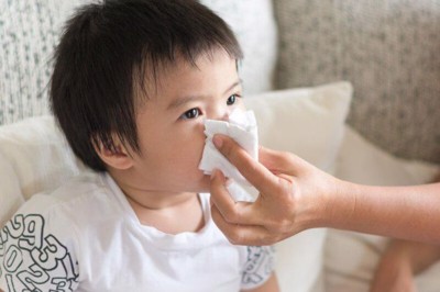 THẮC MẮC: Cách để hết nghẹt mũi khi ngủ ở trẻ em